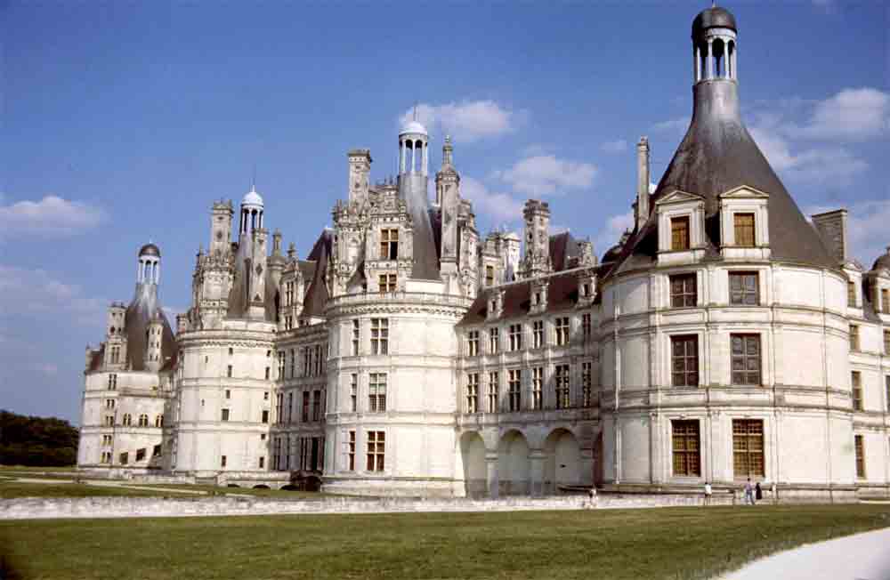 Francia - castillos del Loira 02 - castillo de Chambord.jpg